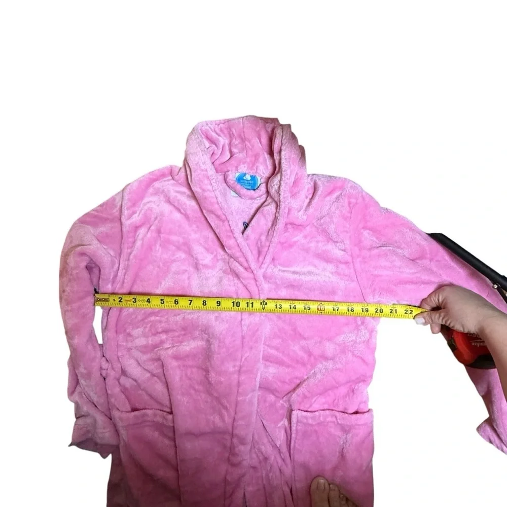 Wrapped In A Cloud Pink Plush Robe Small/Medium Embroidered “Mami”